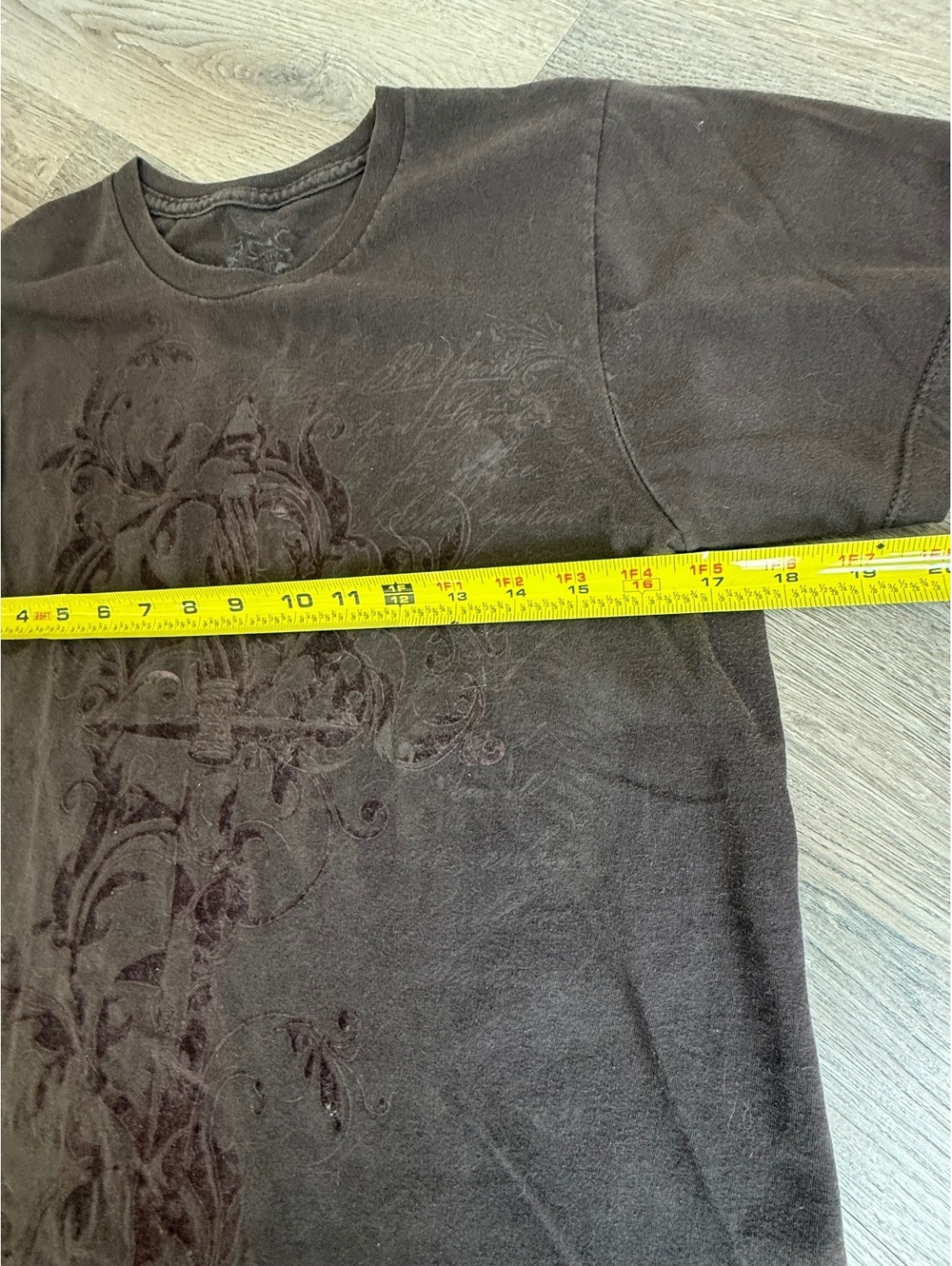 Vintage Brown Graphic T-Shirt with Wing Design, Size Small - Picture 6 of 6